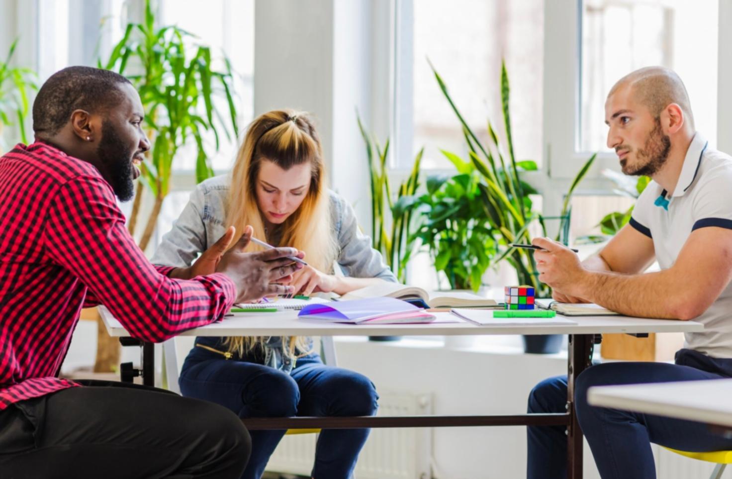 Профессиональная обработка финансовых запросов клиентов Lrontor